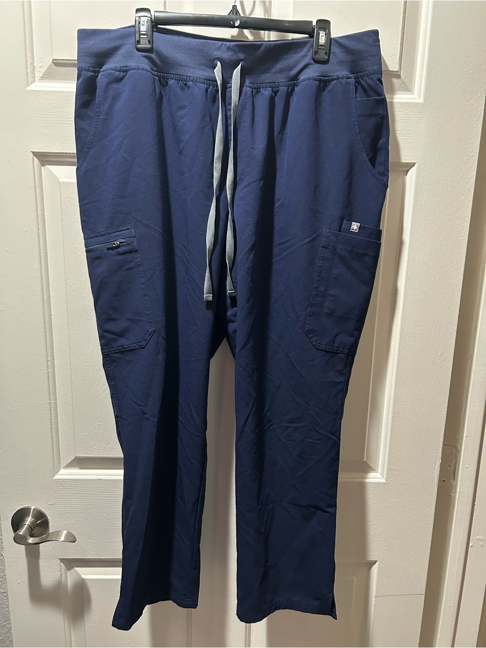 FIGS Women's Yola High-Rise Slim Straight Scrub Medical Pant in Navy Size 3XL/P